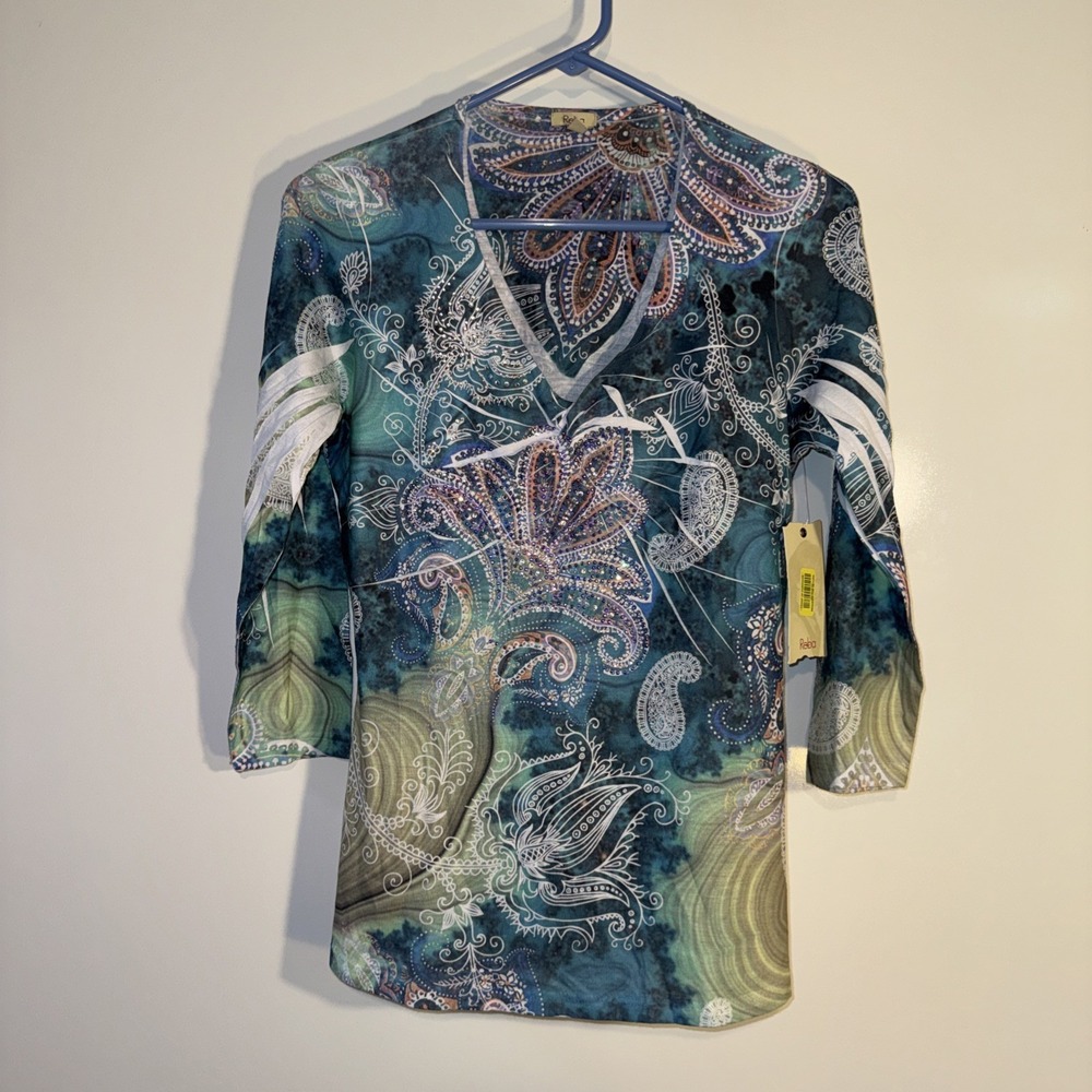 Reba Blue/Green Multicolor Slashed Rhinestoned 3/4 Sleeve top Size‎ S NWT Boho